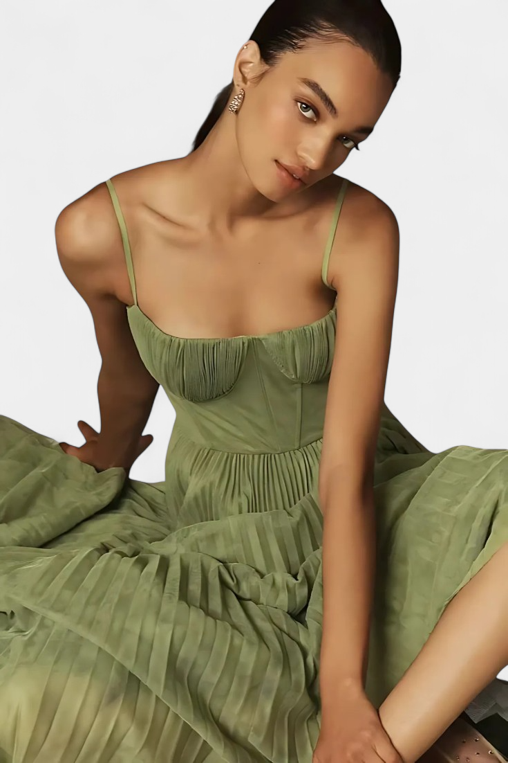 אוטיליה שמלת שיפון קפלים עם קורסה מפוסלת וסקוט לב