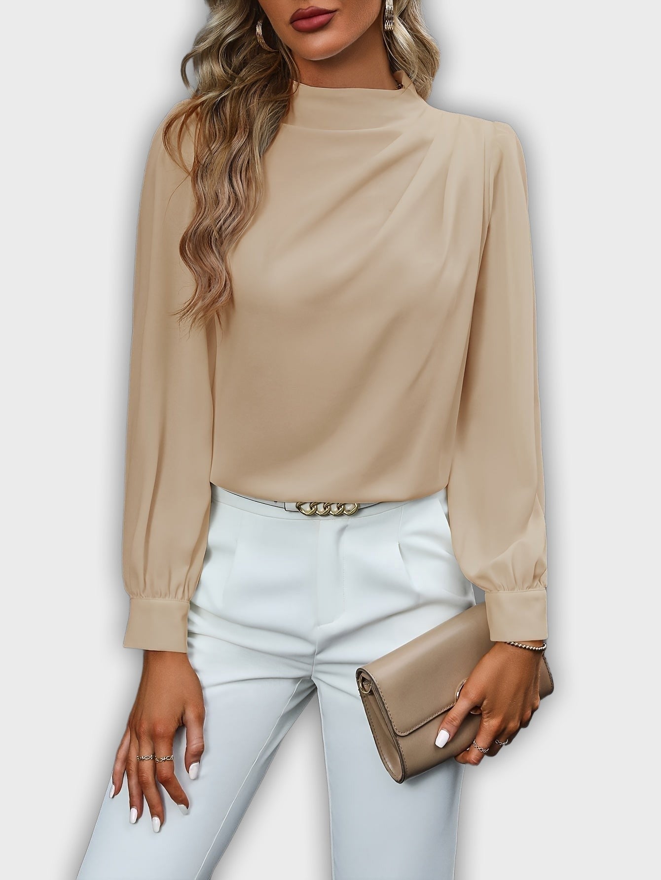 חולצה אלגנטית עם צווארון גבוה