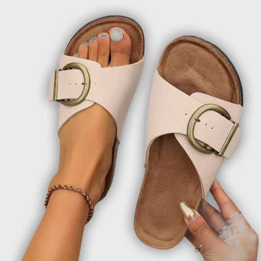 סנדלים אורטופדיים.