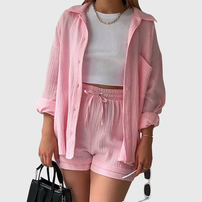 סט בד קיץ עם חולצה ומכנסיים קצרים