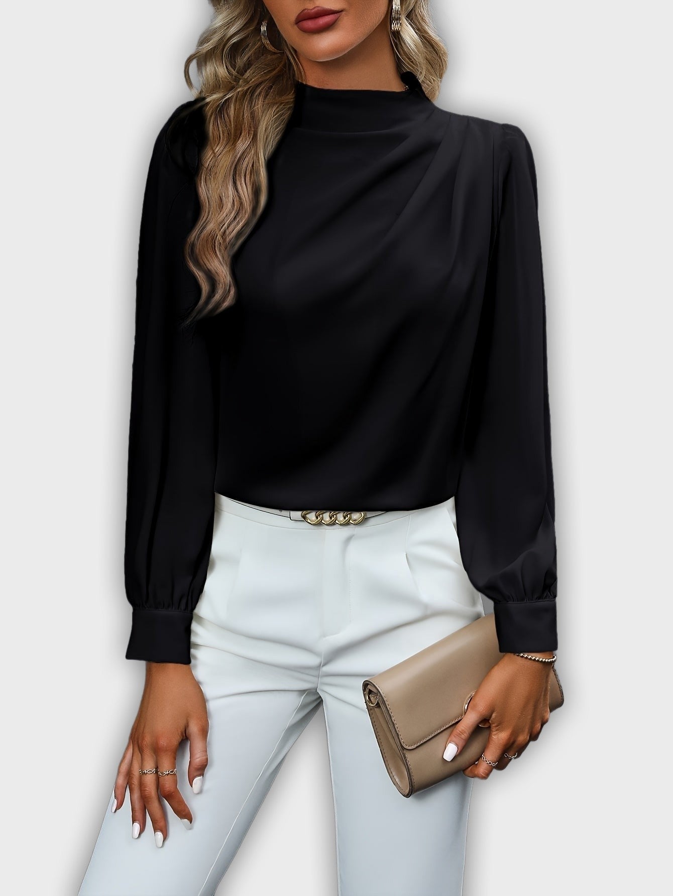 חולצה אלגנטית עם צווארון גבוה