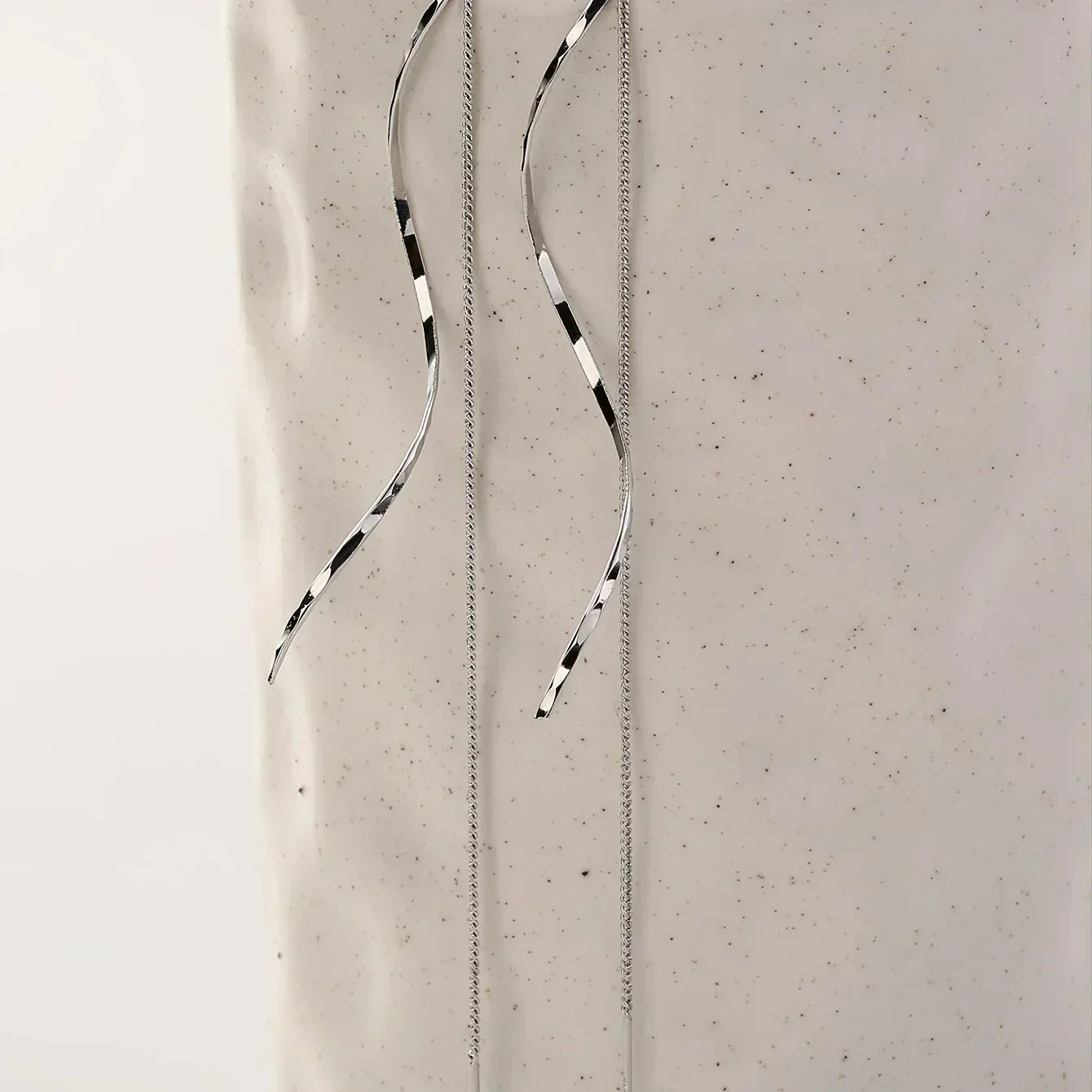 עגילי גלים ארוכים בעיצוב ייחודי