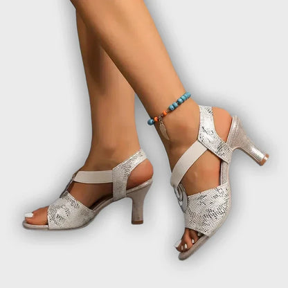 נעלי רימצ'ן אלגנטיות עם אבזם מעוצב