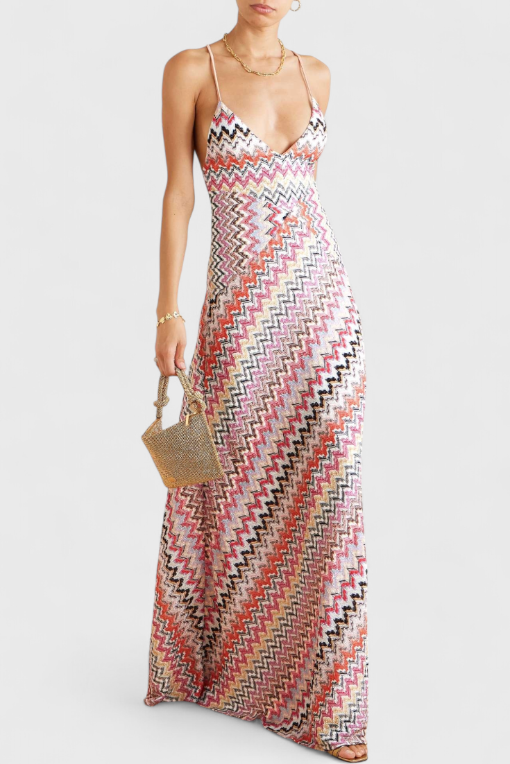 שמלות ארוכות צבעוניות עם מחשוף עמוק וגב מעוצב