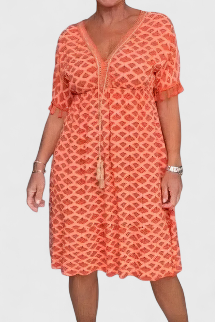 שמלות קירה בוהו שיק עם הדפסים גיאומטריים