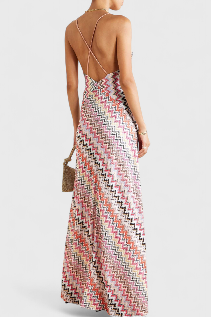 שמלות ארוכות צבעוניות עם מחשוף עמוק וגב מעוצב