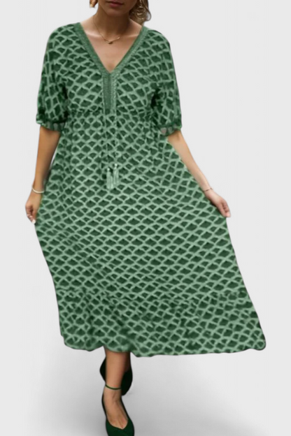 שמלות קירה בוהו שיק עם הדפסים גיאומטריים