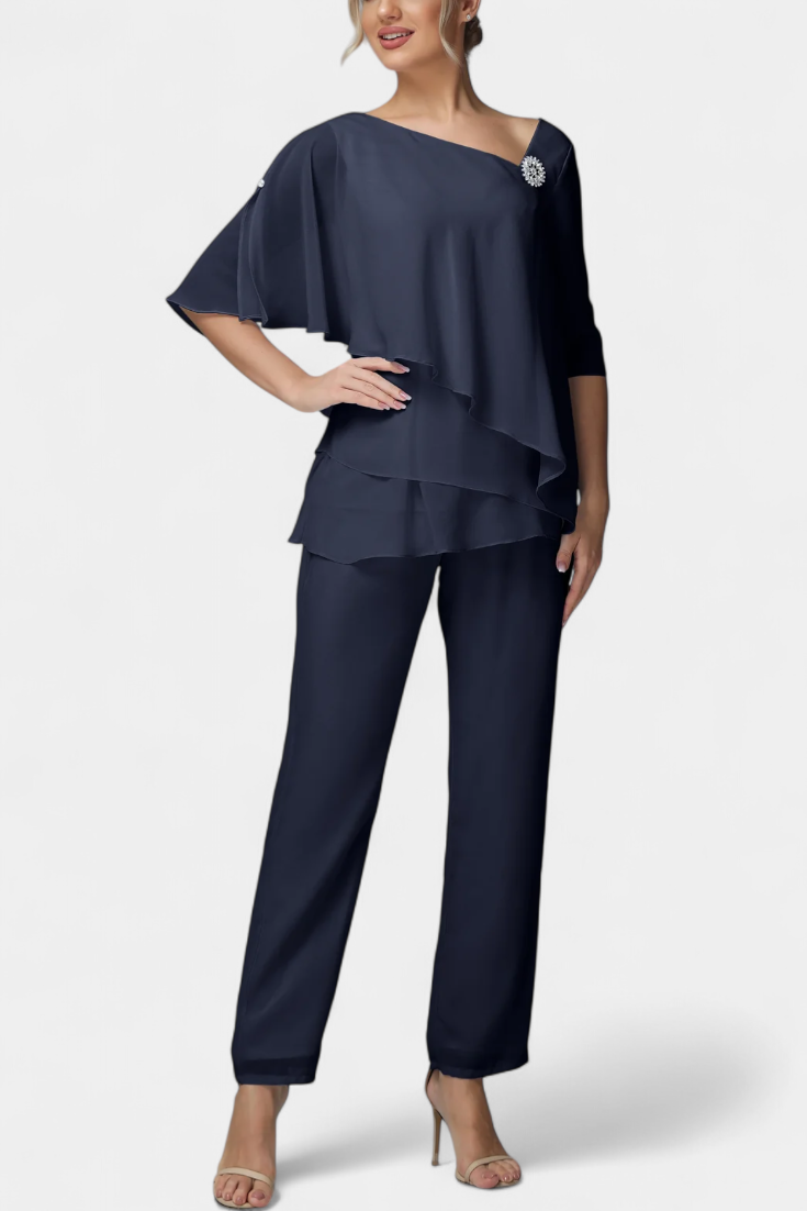 דינה סט של שני חלקים עם סילואטה נשית ללא מאמץ