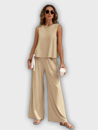 סט נעים דו חלקי לנשים - חולצה ומכנסיים לקיץ