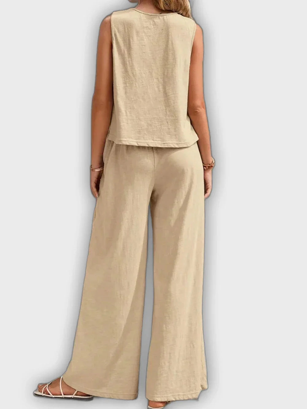 סט נעים דו חלקי לנשים - חולצה ומכנסיים לקיץ