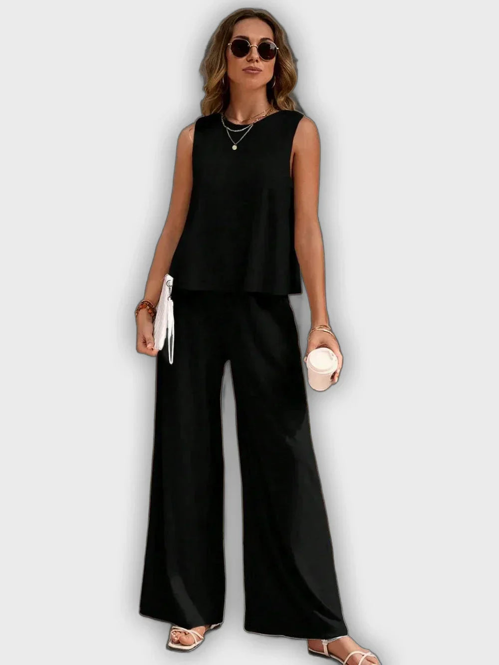 סט נעים דו חלקי לנשים - חולצה ומכנסיים לקיץ